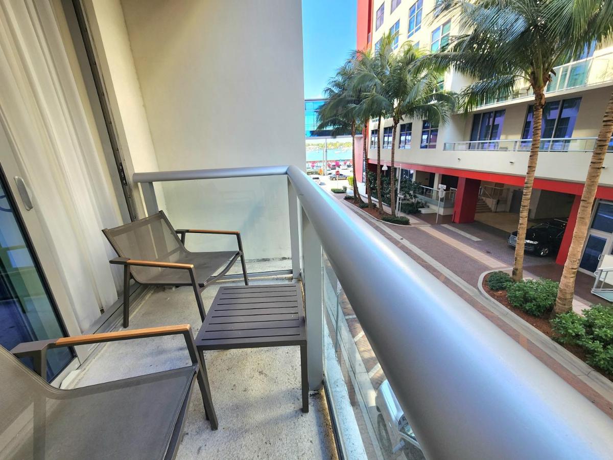 Hollywood Studios Condo Costa Exteriör bild