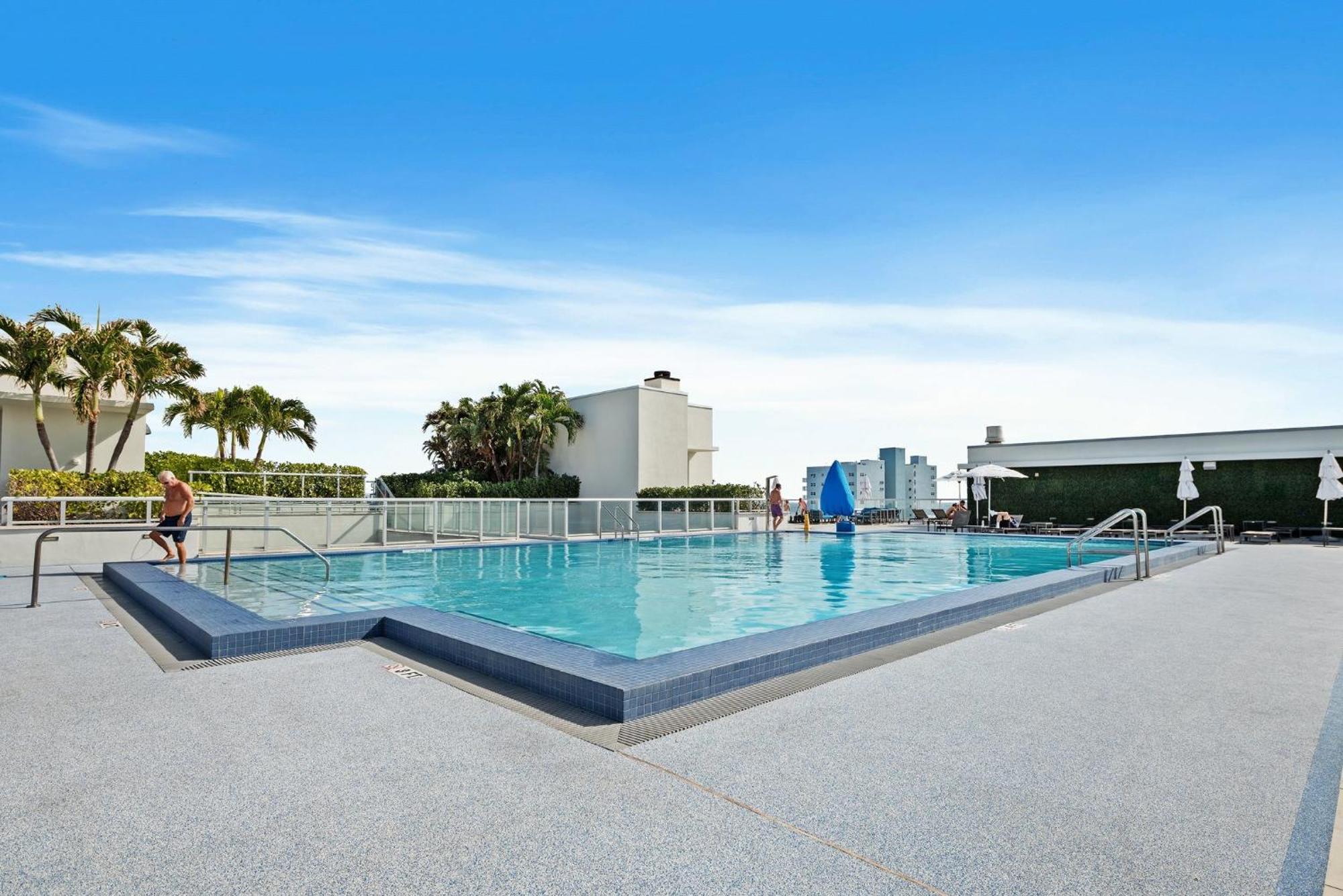 Hollywood Studios Condo Costa Exteriör bild