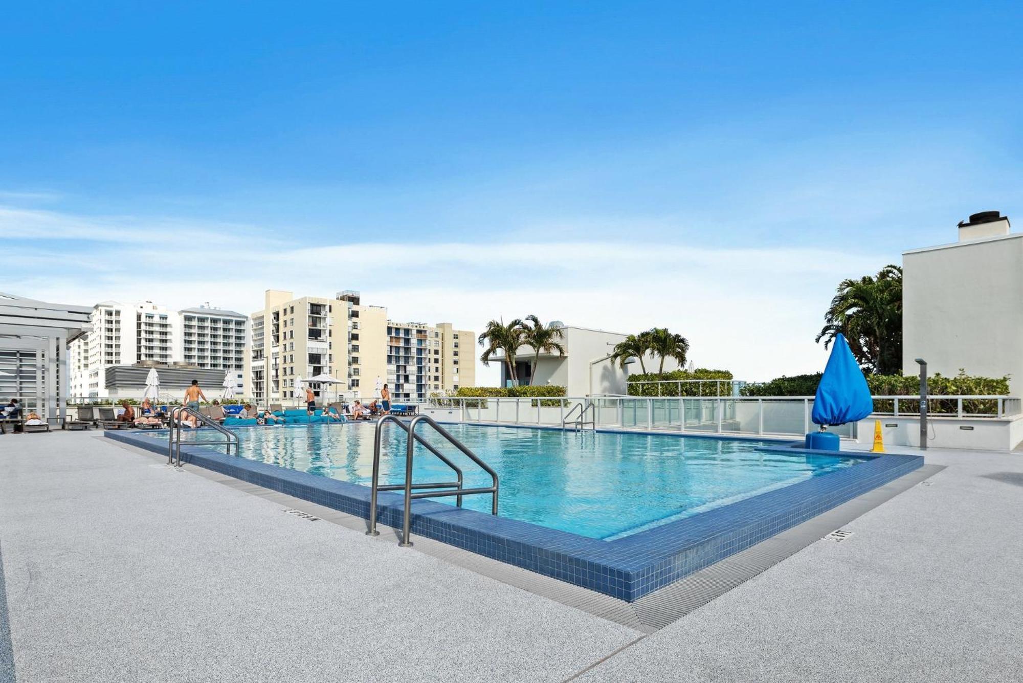Hollywood Studios Condo Costa Exteriör bild